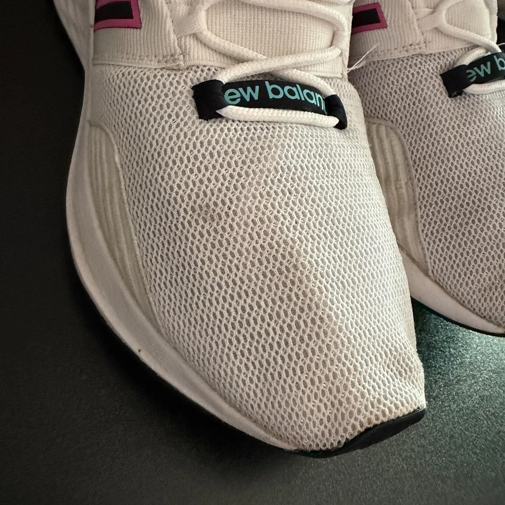 New Balance Fresh Foam Roav Running‎ Shoes Womens 11 White Surf Athletic Lace Up